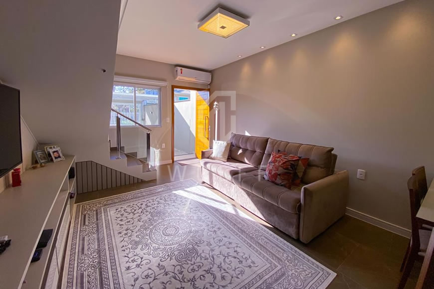 JD954 - Sobrado a 400 metros da praia no bairro Itacolomi