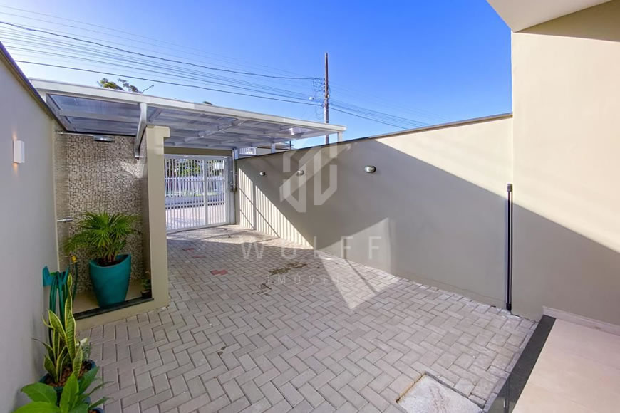 JD954 - Sobrado a 400 metros da praia no bairro Itacolomi