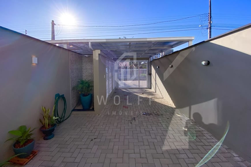 JD954 - Sobrado a 400 metros da praia no bairro Itacolomi