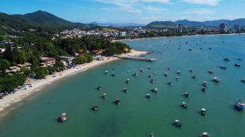 25 praias para escolher em Penha. Qual a sua preferida?